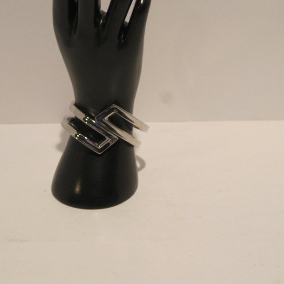 Faux Polished Silver Abstract Bangle Spring Hinge Bracelet Modern Twist Cuff - Picture 5 of 15